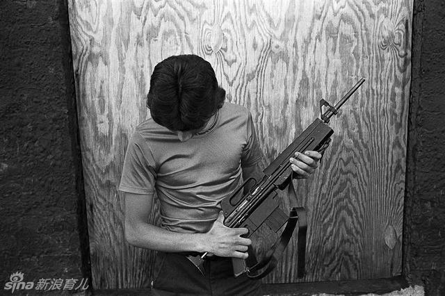 美国暴力街区的孩子