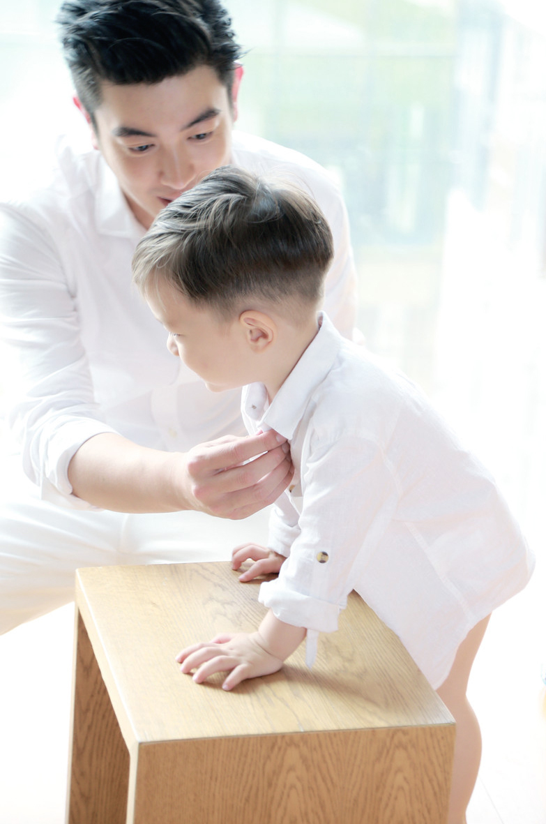 李晨帅气儿子曝光范爷虚惊一场