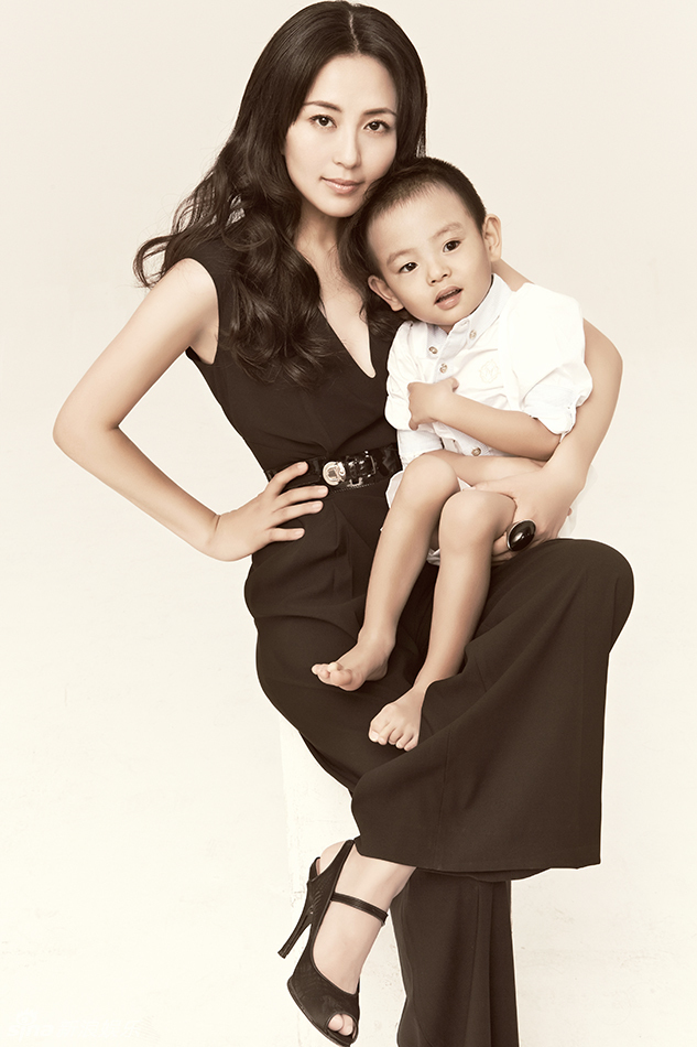 杨童舒曾为孩子祈求健康