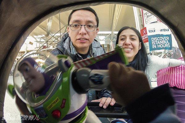 宝宝在婴儿车中的视角