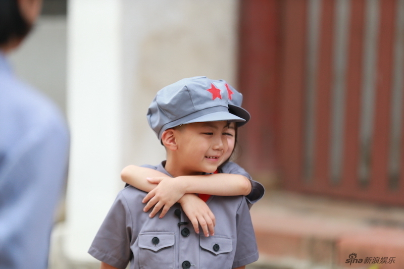 爸爸3夏天紧搂康康