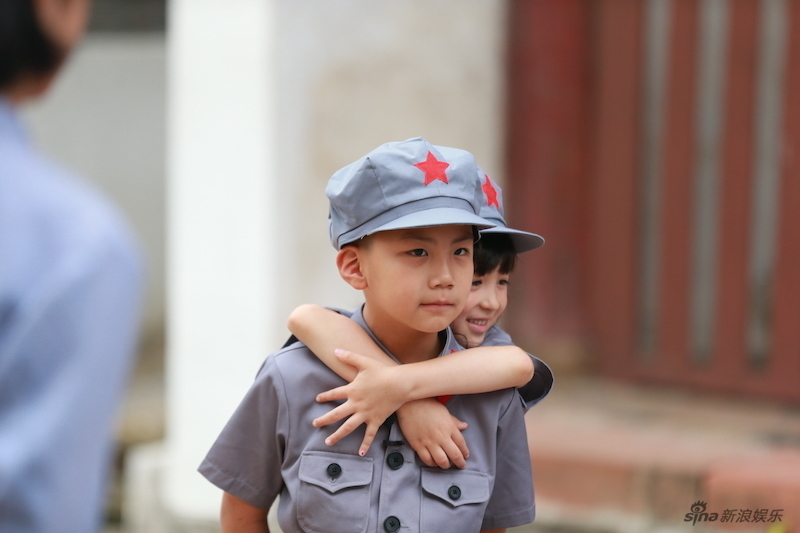 爸爸3夏天紧搂康康