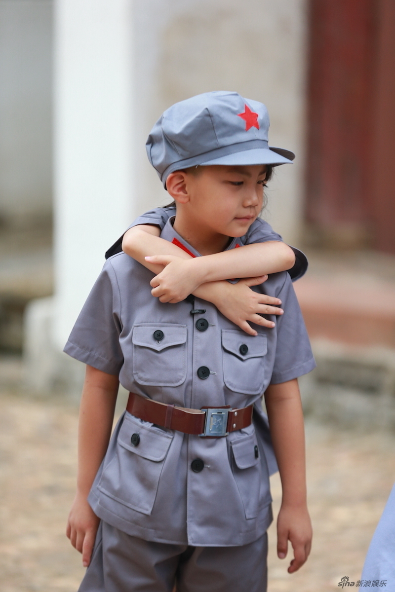 爸爸3夏天紧搂康康