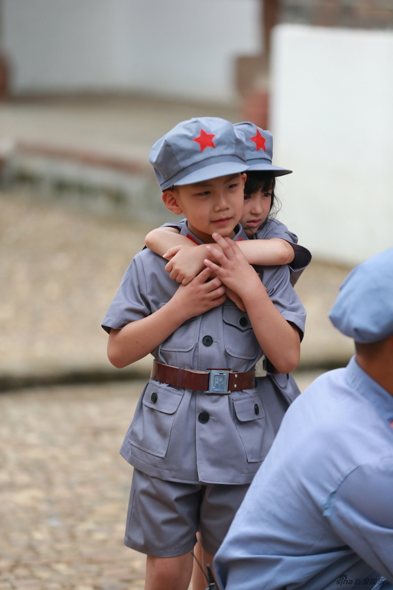 爸爸3夏天紧搂康康