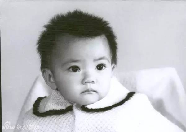 高圆圆少女照妩媚