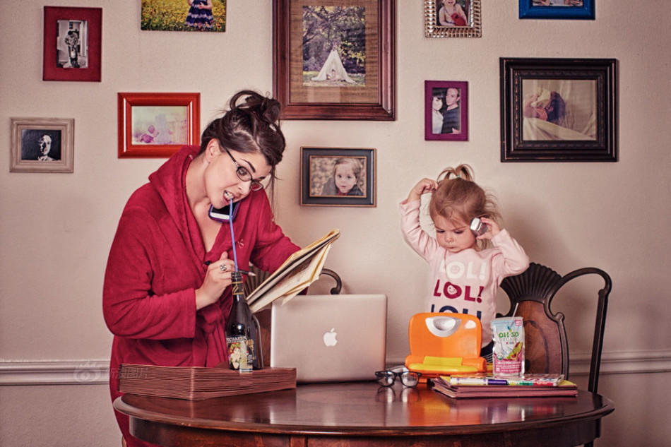 母亲被顽皮宝宝逼疯瞬间