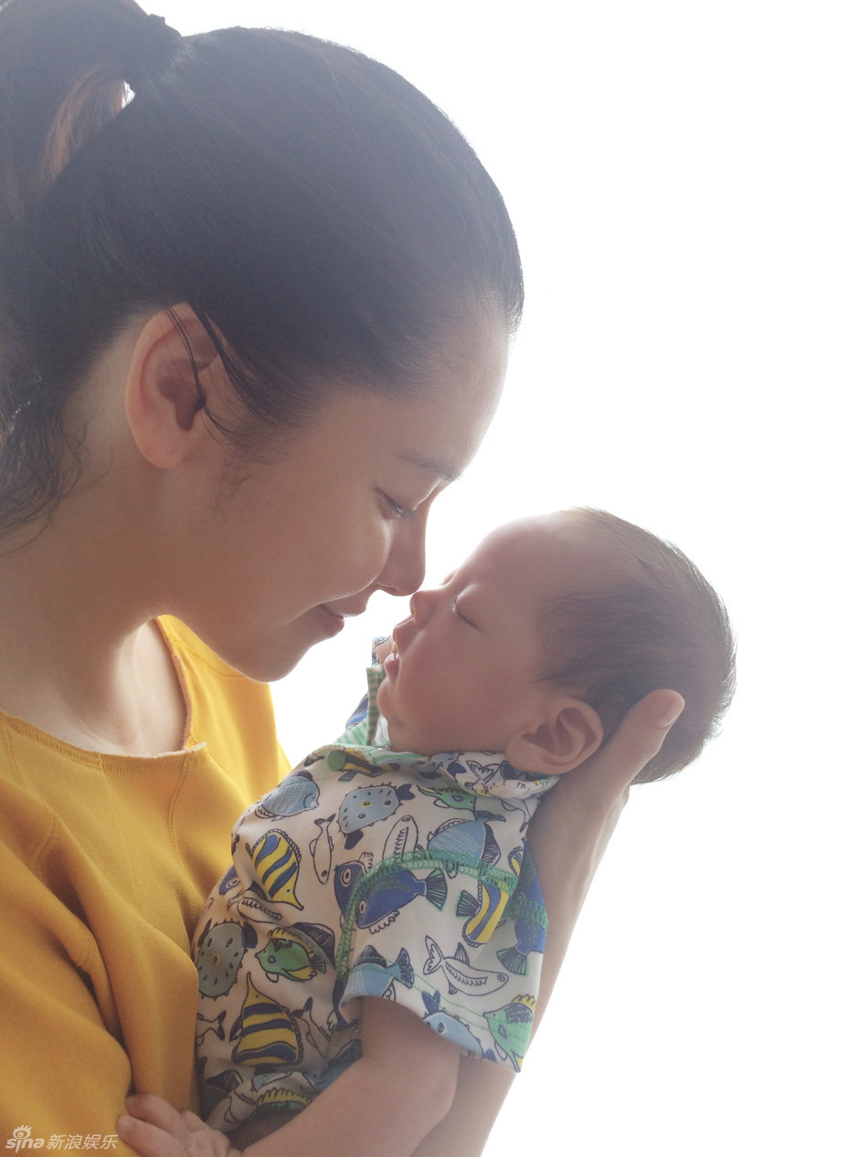 徐若瑄全家庆儿满月