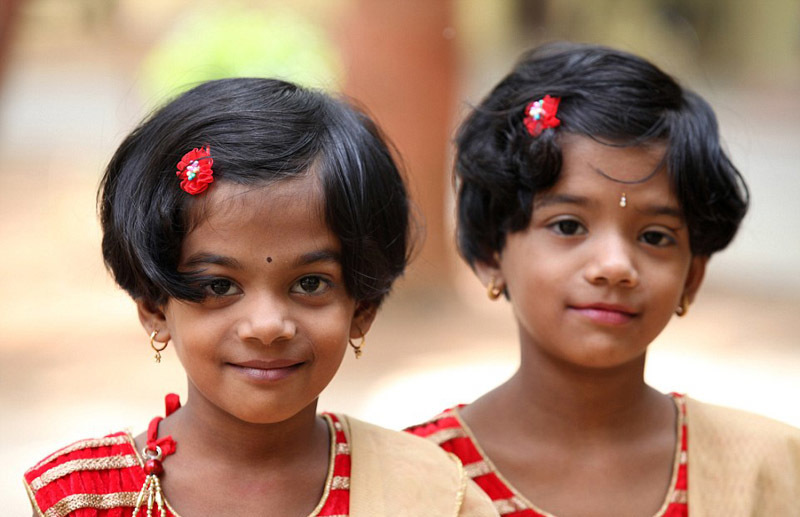 罕见!印一学校有28对双胞胎学生