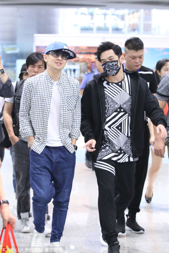 周杰伦林志颖同行惨变五五身被喊一声爸胖5斤