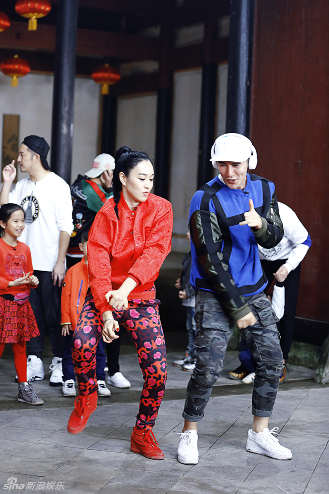 《爸4》妈妈集体探班颜值高