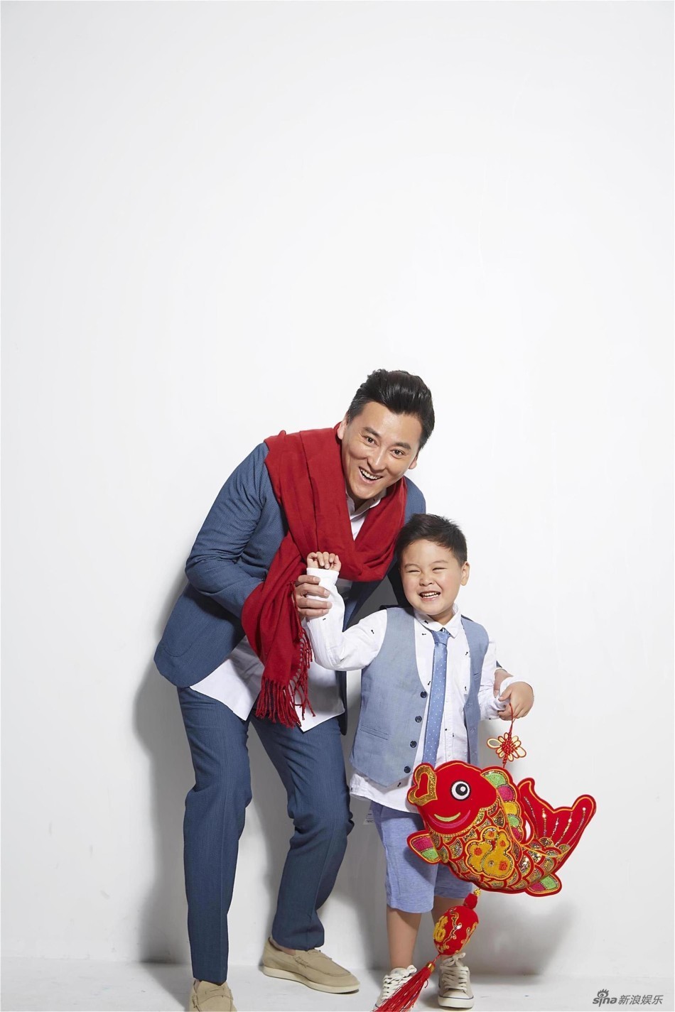 刘小锋父子贺新春 吉祥喜气_高清图集_新浪网