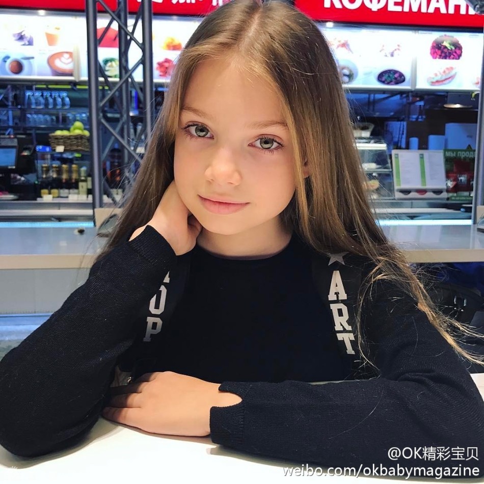 俄罗斯小模特拥有逆天大长腿