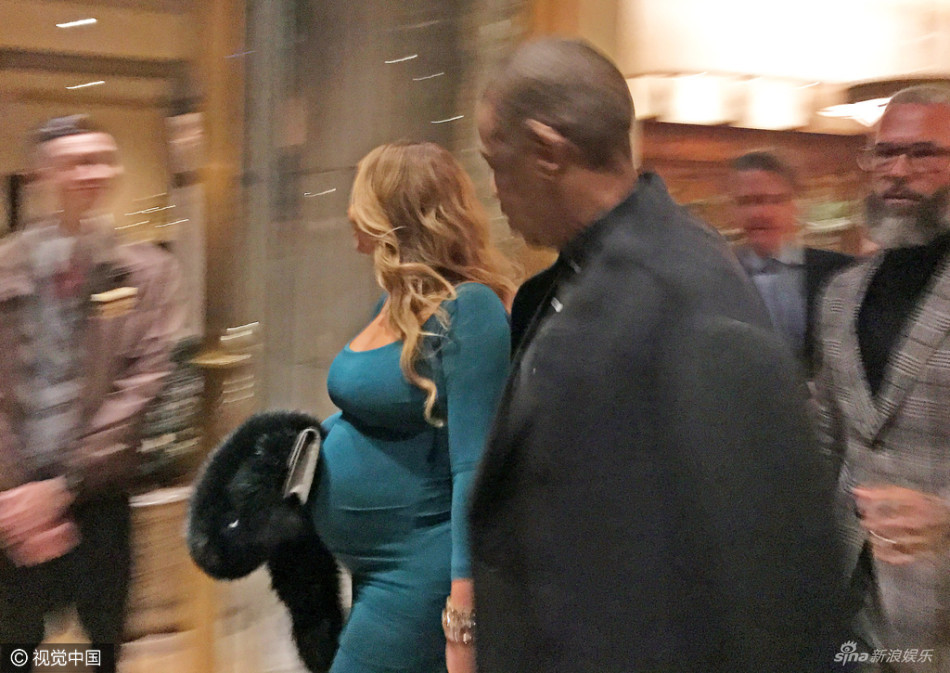 碧昂斯怀二胎大肚如球