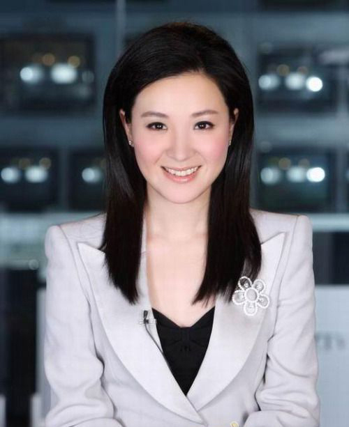 组图十大80后高学历女主播章艳