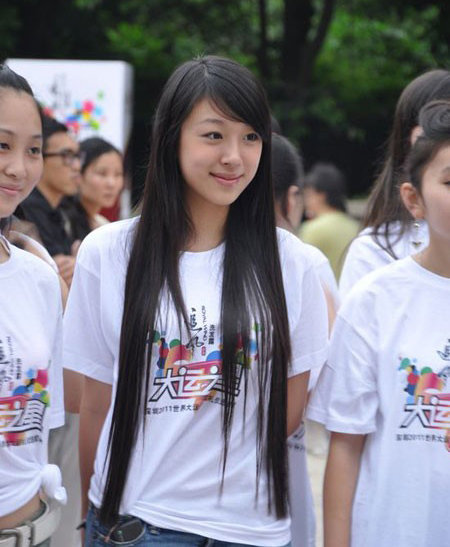 组图:深大校花栗璐雅生活照曝光