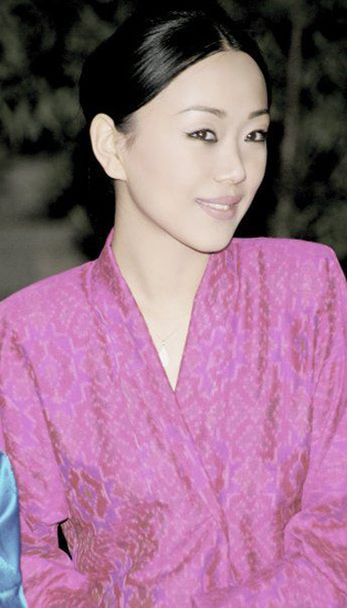 揭秘不丹最美公主 一双凤眼迷晕驸马_高清图集_新浪网