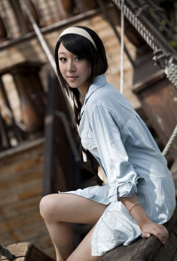 组图:深大校花栗璐雅生活照曝光