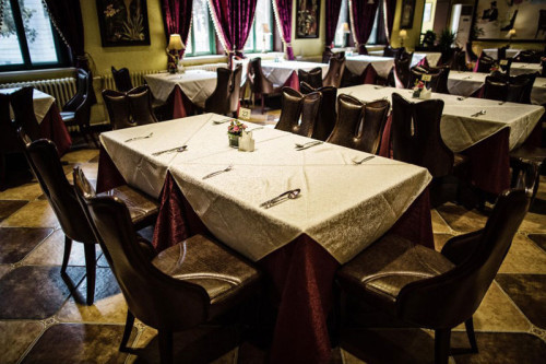 人大校内开豪华西餐厅