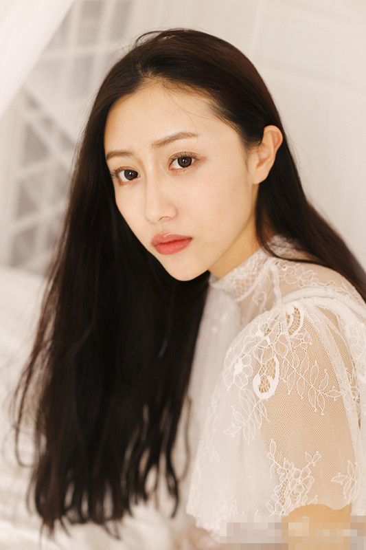 据悉,这位大连90后美女老师为大连工业大学教师.