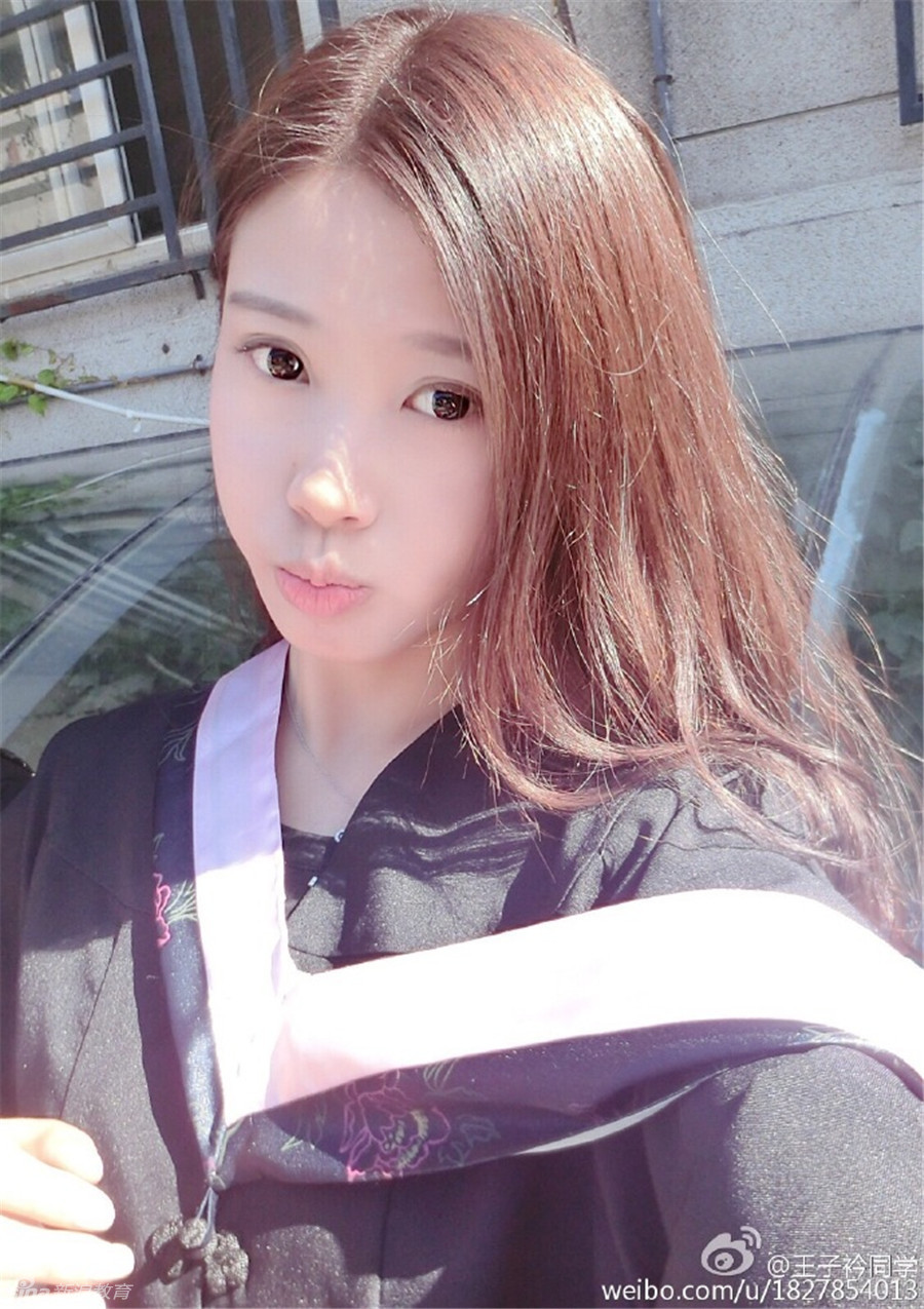 中戏校花王子衿知性纯真生活照走红
