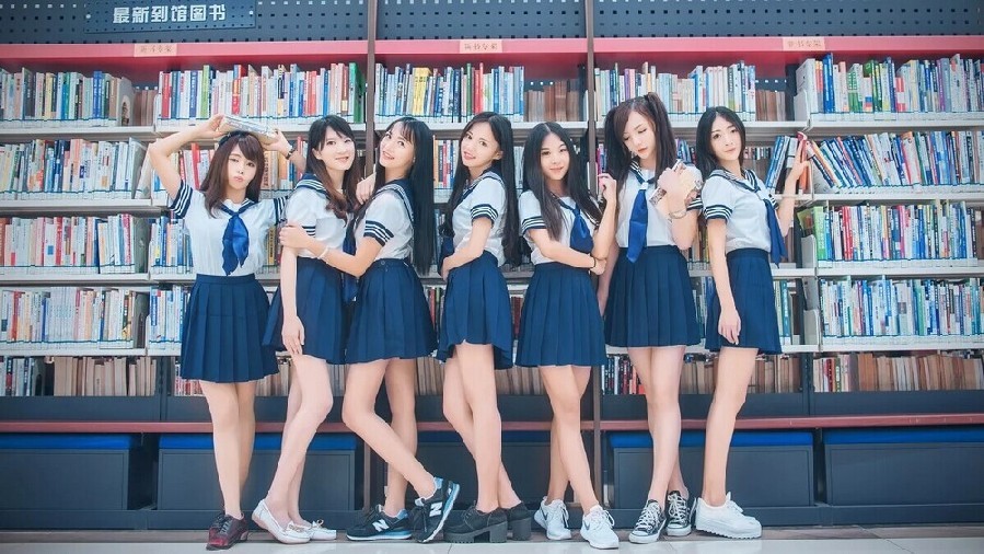 组图:广州最美毕业生拍高校版《小时代》大片