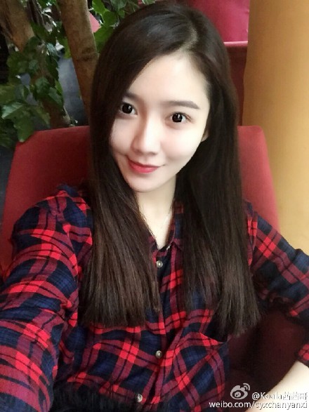 陈艳茜,上海戏剧学院播音主持专业,21岁,身高172,体重49kg.