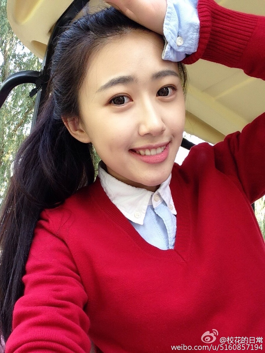 组图:人大校花康逸琨晒新发型 自诩永远18岁