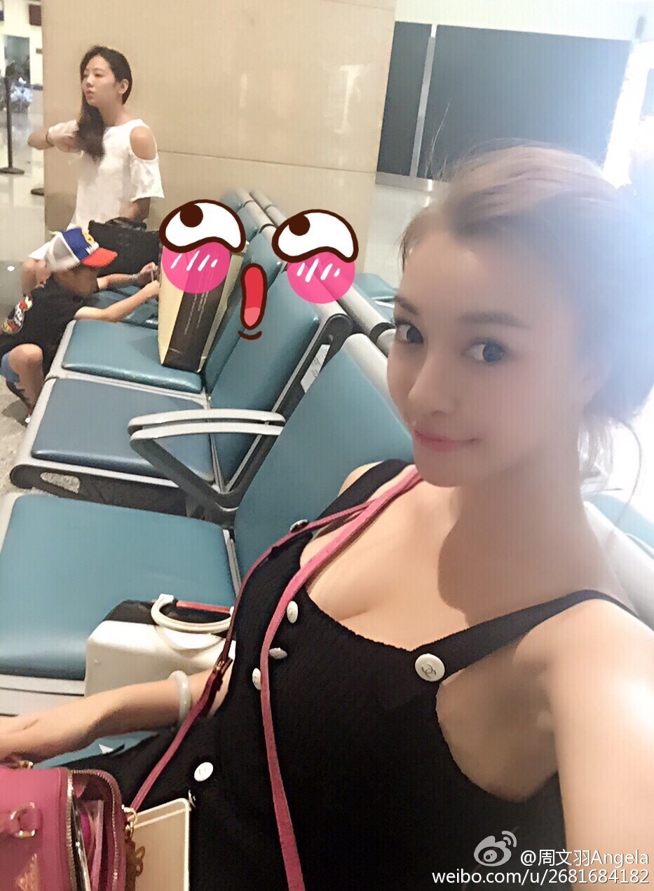 组图:武汉纺大校花美艳动人 神似angelababy