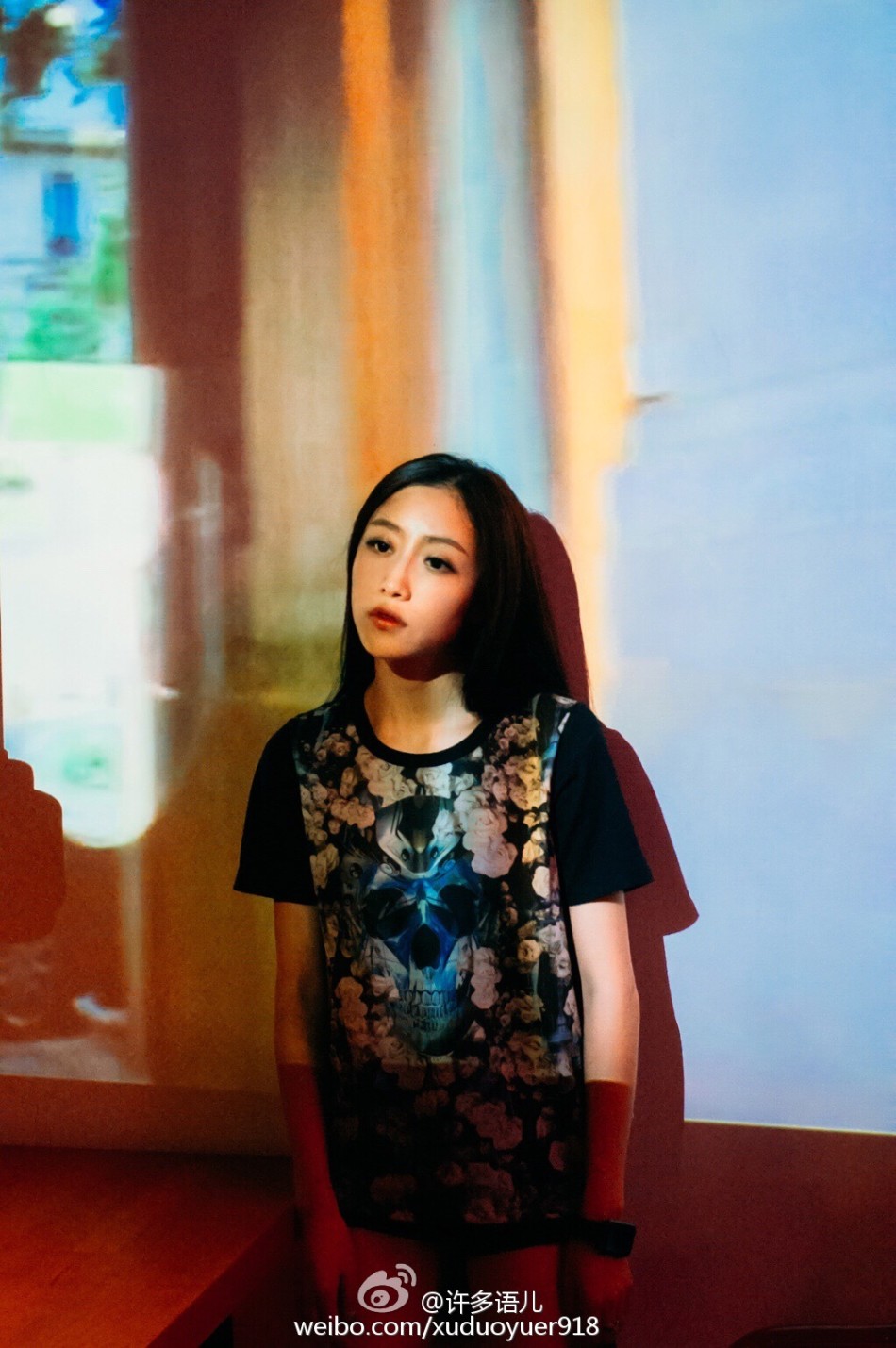 近日,大连女神老师许多语儿在微博晒出一组新写真.