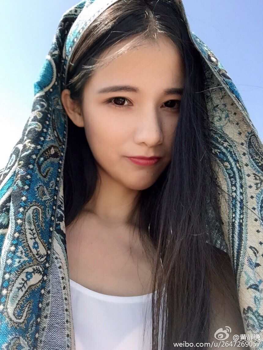 近日,华中科技大学校花黄静逸在微博晒出一组照片.