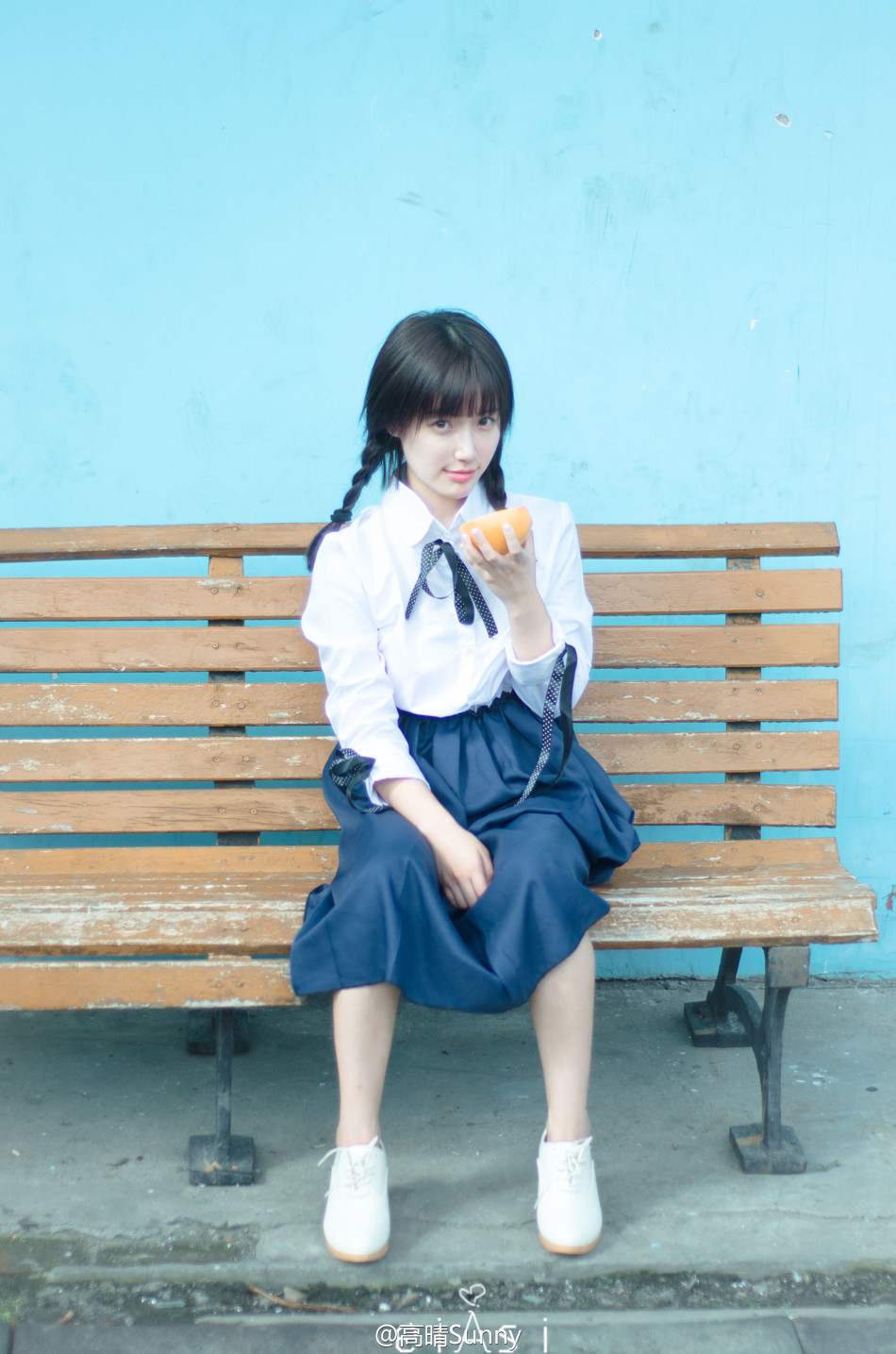 组图:最美校服女生高晴晒捆绑照 有颜任性