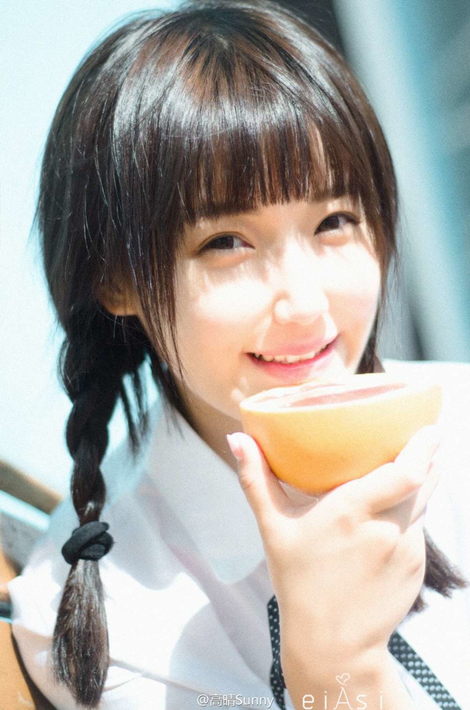 组图:最美校服女生高晴晒捆绑照 有颜任性