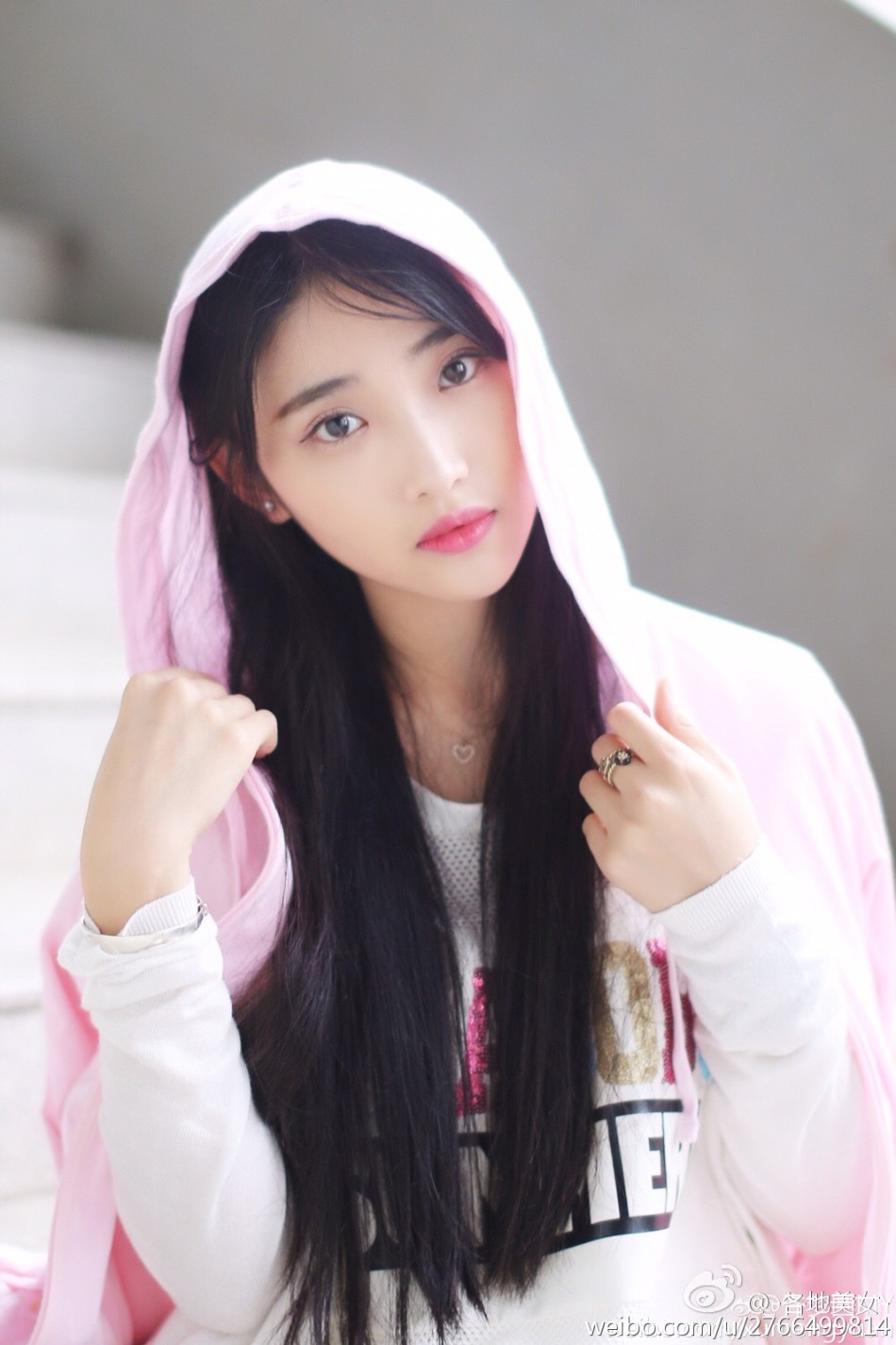 组图:"最美校花"许梦圆加盟"栖霞仙子"