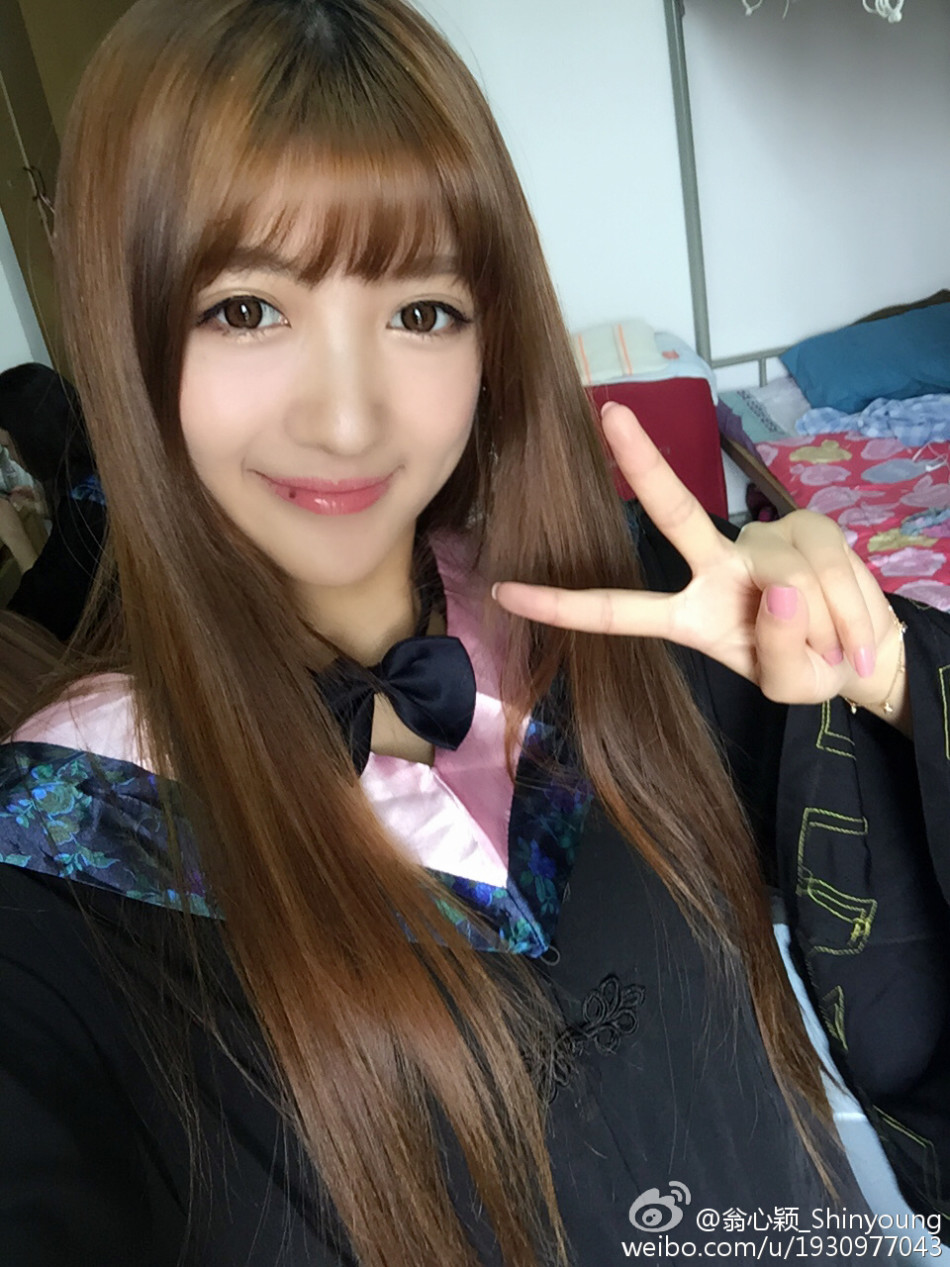 浙传校花翁心颖,毕业于广播电视编导专业,近日微博曝光的一组私房照中
