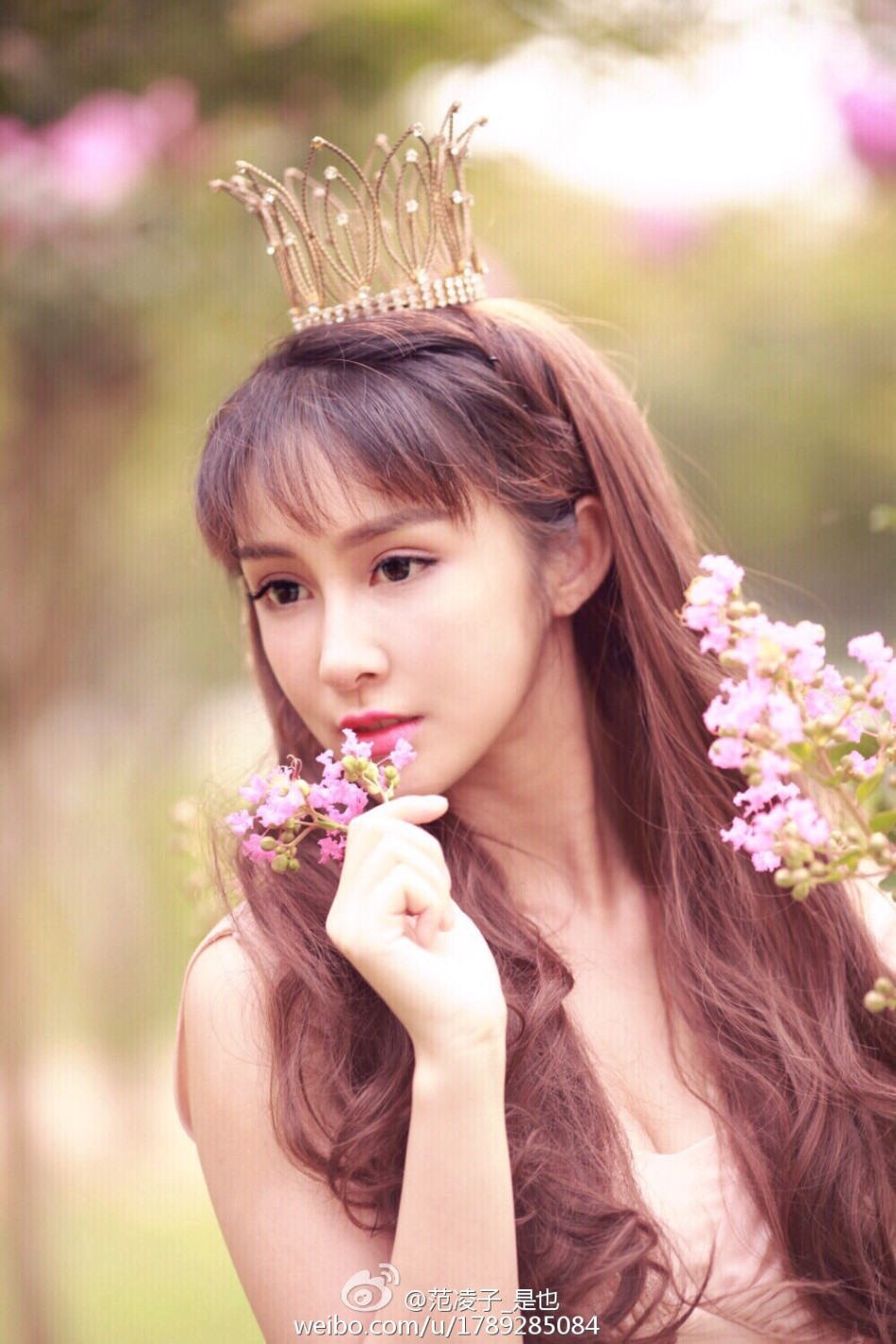 4 / 31 她叫范凌子,95年,就读于北京电影学院.