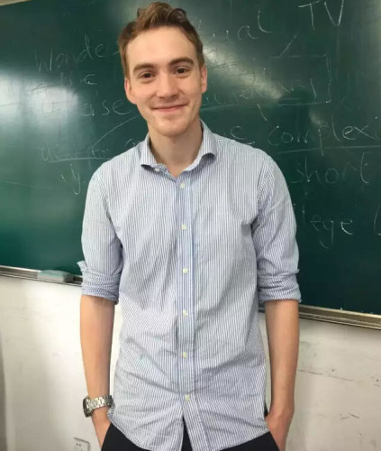 浙传最帅外教爆红其实我还是单身啦图