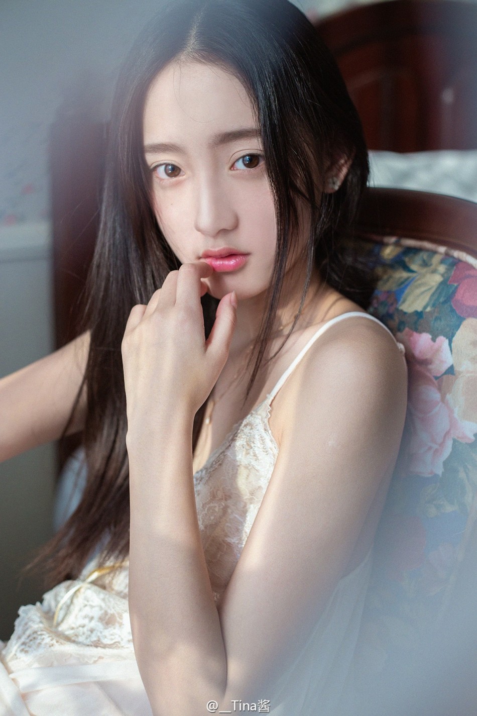 组图:女神秀清凉闺房照写真 告别旖旎夏天_高清图集_新浪网