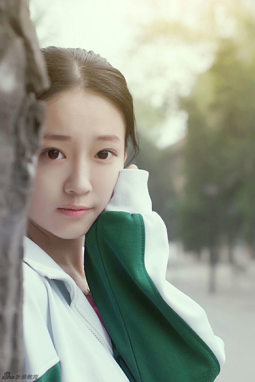 组图联大校花张雨婷校服写真被封初恋女神