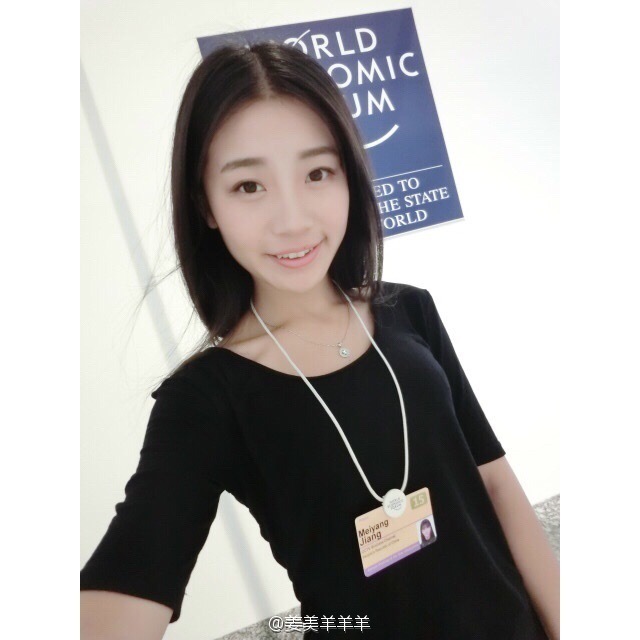 毕业于湖南大学的@姜美羊羊羊在微博晒出冬季写真