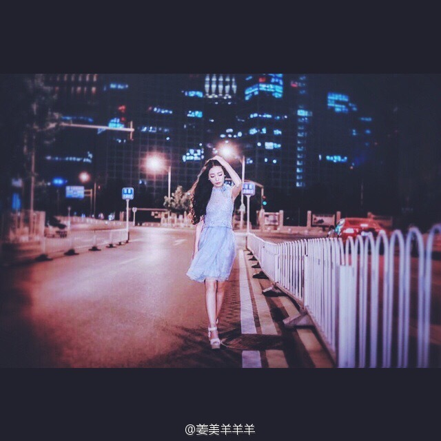 毕业于湖南大学的@姜美羊羊羊在微博晒出冬季写真