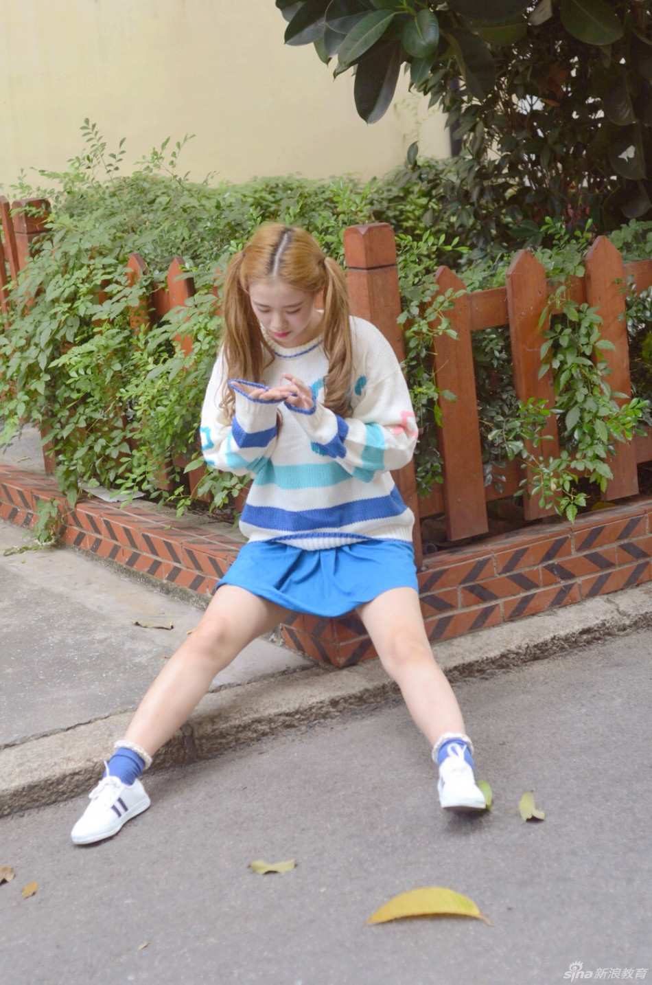 组图:东北师大校花晒阳光写真 元气十足美少女_高清图集_新浪网