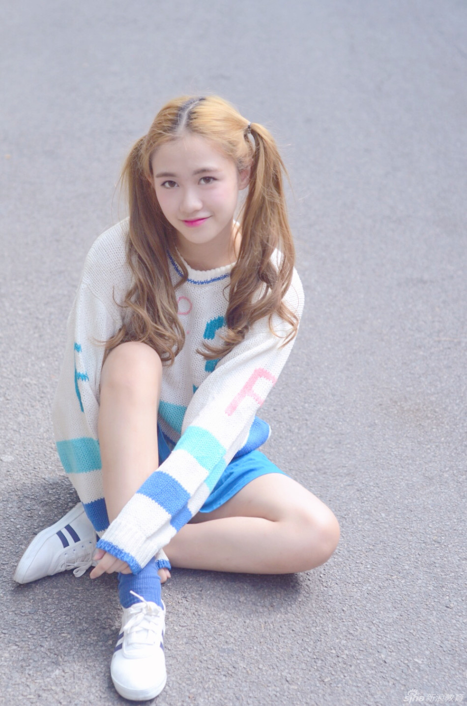 组图:东北师大校花晒阳光写真 元气十足美少女_高清图集_新浪网