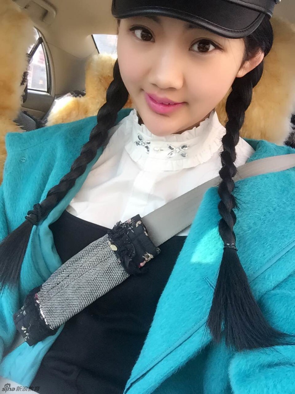 新浪教育讯,小编觉得瓜子脸大眼睛的高赫同学(微博@果果酱哦耶)像极