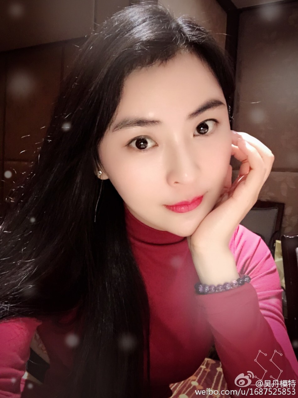 组图:交大校花雪地写真 被称"零下尤物"