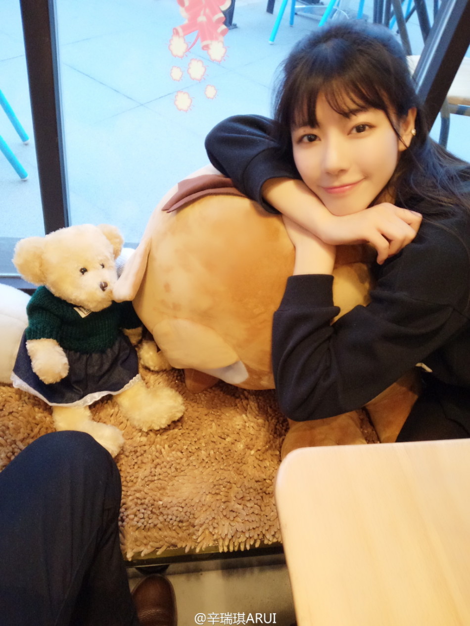 组图:北电校花清纯照颜值高过千年一遇美少女