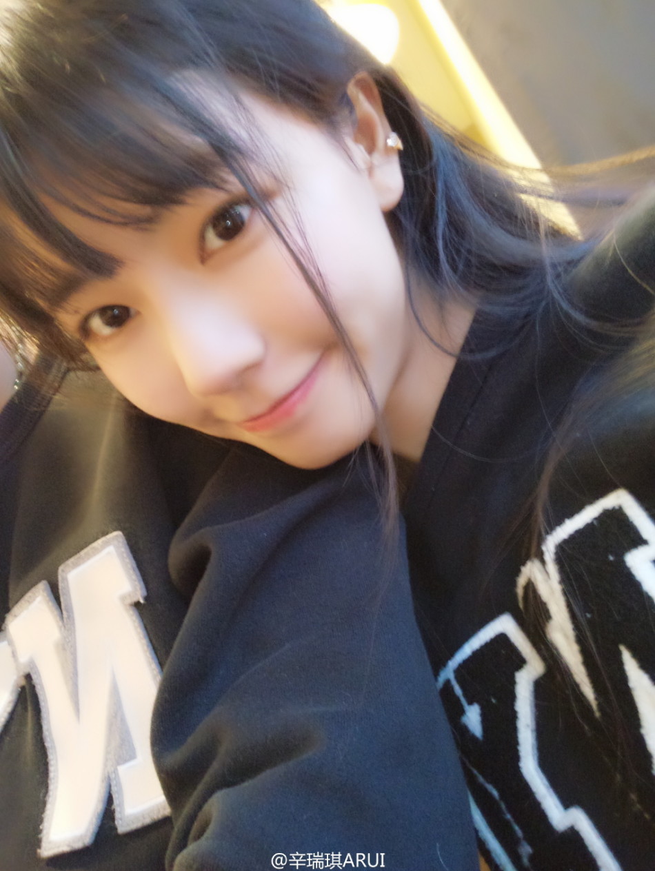 组图:北电校花清纯照颜值高过千年一遇美少女