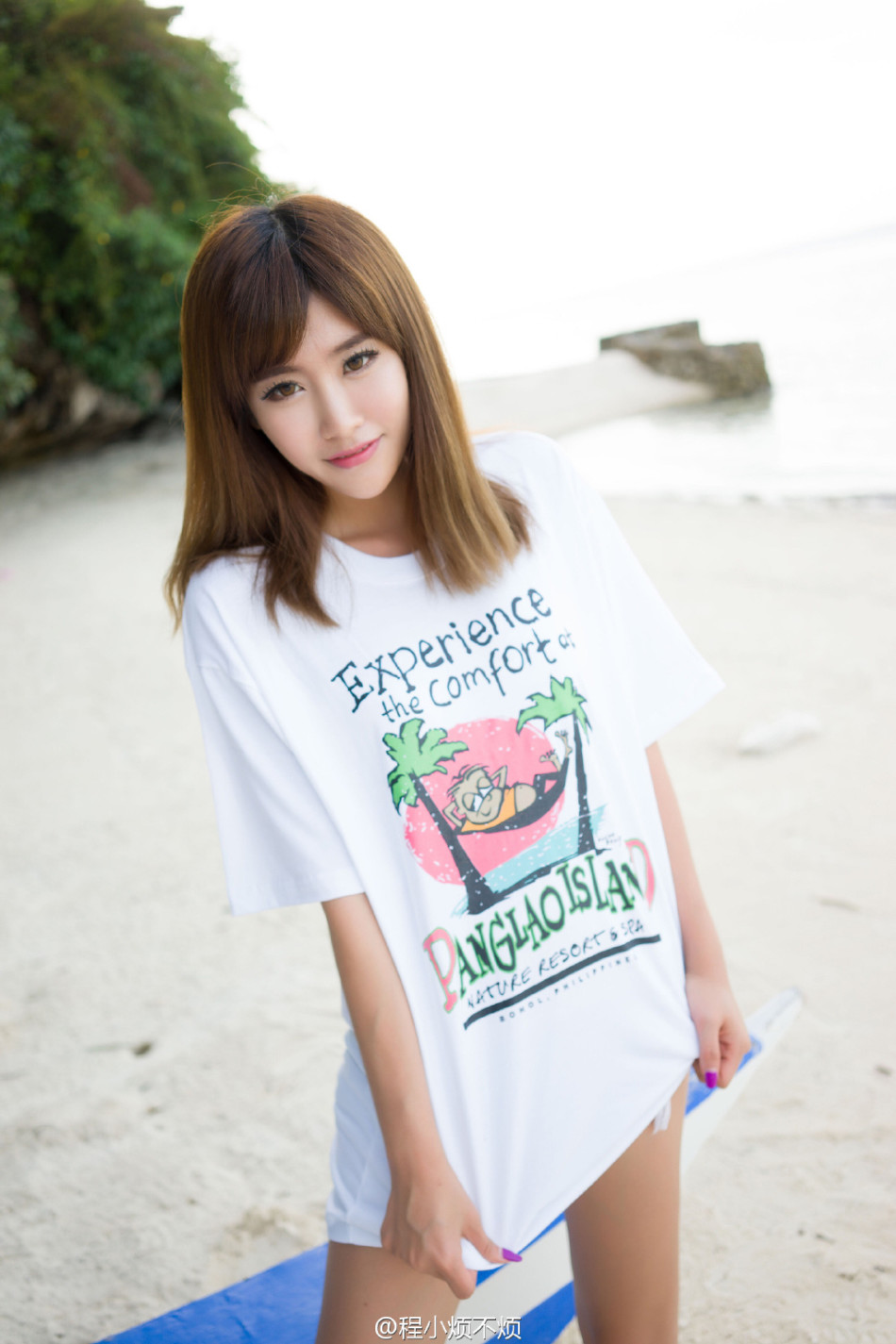 组图:沈药大校花写真 身穿比基尼秀事业线