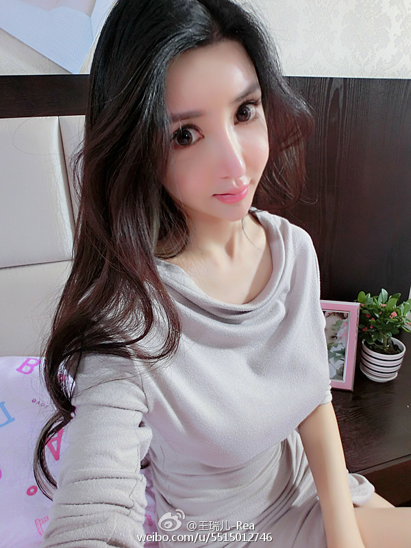 中戏校花变身女主播 海量写真惊艳众人