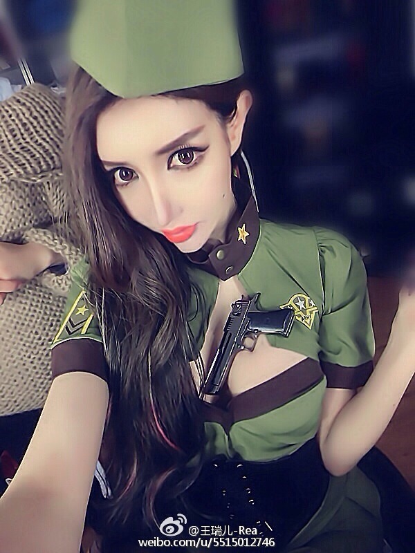 41 / 112 毕业与中戏的女生王瑞儿-rea在微博晒出海量性感写真惊艳