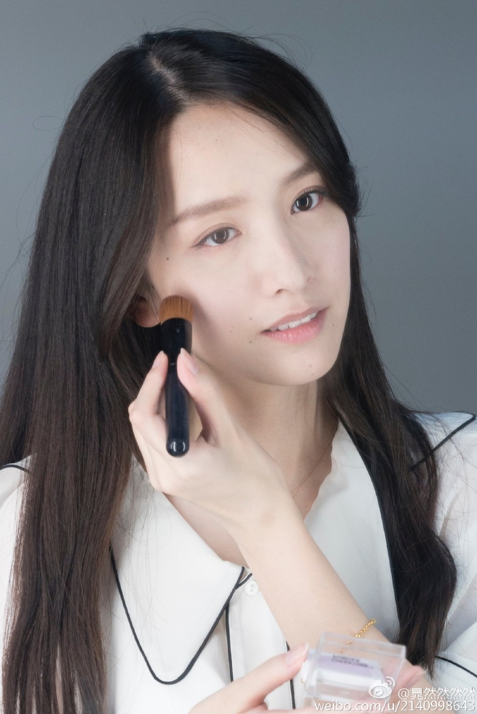 1 / 93 毕业于中国传媒大学的女神晁然然然然在微博晒日常,身材高挑